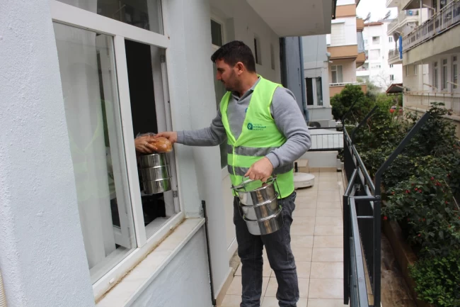 Antalya'da aşevi desteği büyüyor... 2025'te 259 bin porsiyon yemek dağıtıldı