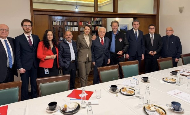 Errol Graham Musk İstanbul’da Doğu Perinçek’i ziyaret etti