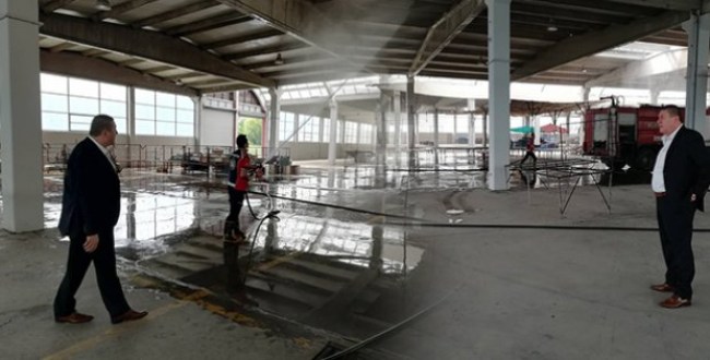 Başkan Tekin, temizlik çalışmalarını yerinde inceledi..