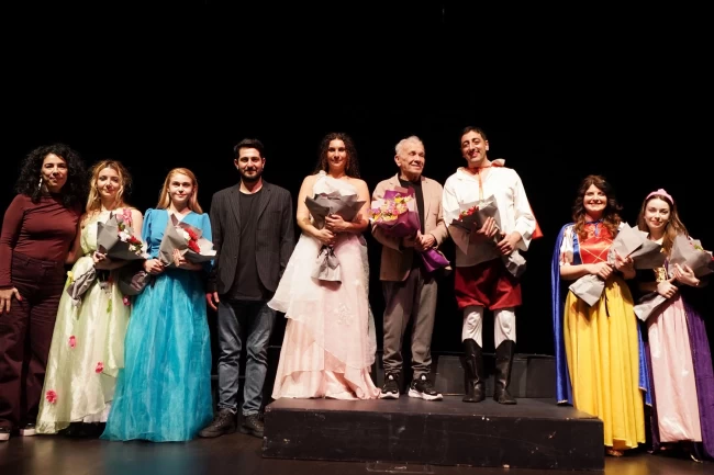 İstanbul Beylikdüzü'nde 3. Tiyatro Festivali tam not aldı