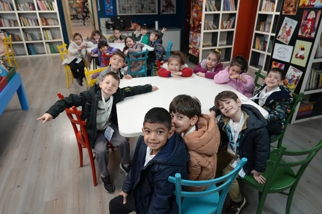 İstanbul Maltepe'de minikler kitaplarla buluştu