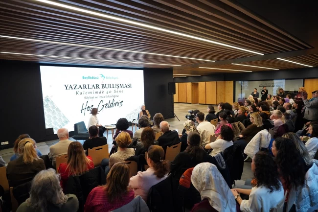 Aylin Kulin Beylikdüzü'nde okurlarıyla buluştu