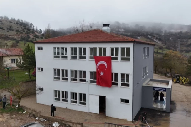 Büyükorhan'ın Danaçalı Köyü'nde eski okul sosyal merkeze dönüştü