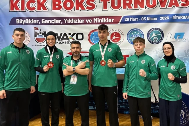 Sakaryalı KickBoksçular Diyarbakır'da zirveye uzandı