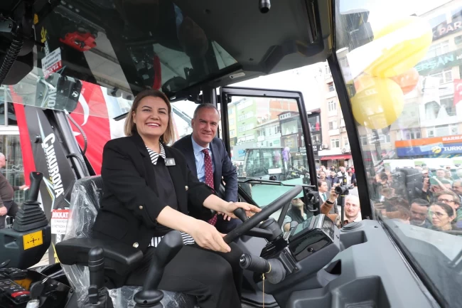 Kocaeli'de İzmit Belediyesi araç filosunu büyüttü