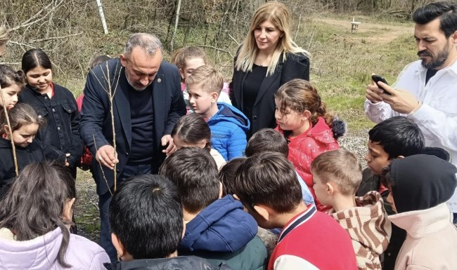 Kdz.Ereğli’de fidanlar minik ellerle doğaya can verdi
