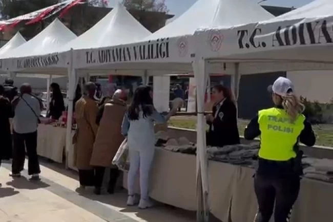 Adıyaman'da Polis Eşleri Derneği kermesine yoğun ilgi
