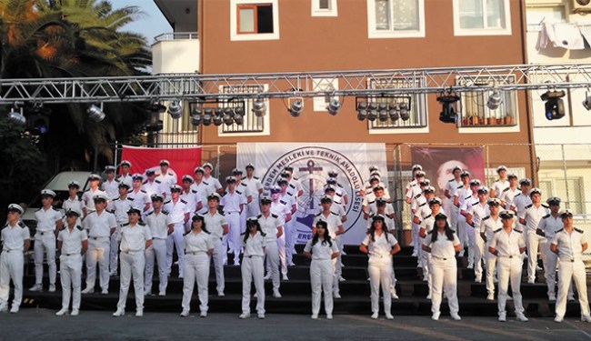 Hatice Erdem 69 gemi adamı daha mezun etti!..