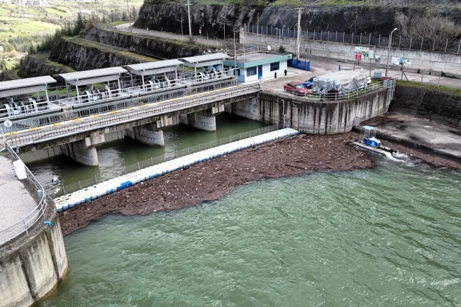 Yuvacık Barajı'nda 125 metreküp atık toplandı