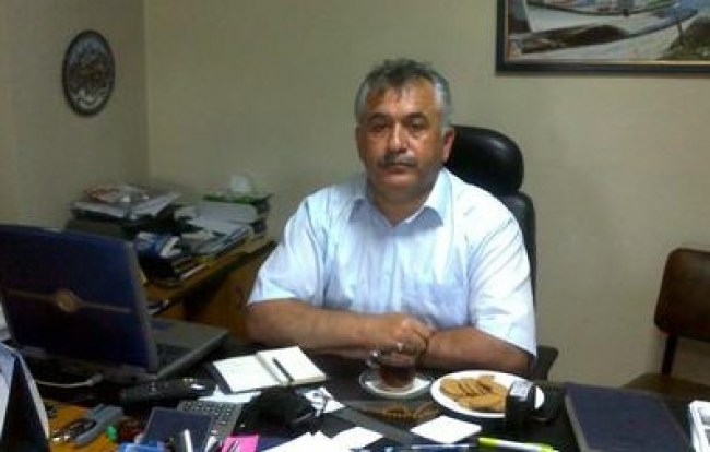 Karaoğlu'ndan salvolar.. Koltuğu kaptırmamak için..