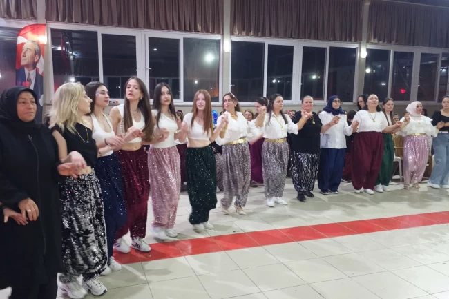 Lalapaşa'da Geleneksel Şalvar Gecesi'nde kadınlar buluştu