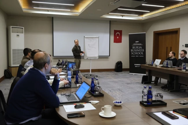 Bursa Business School'dan iş dünyasına yapay zeka eğitimi