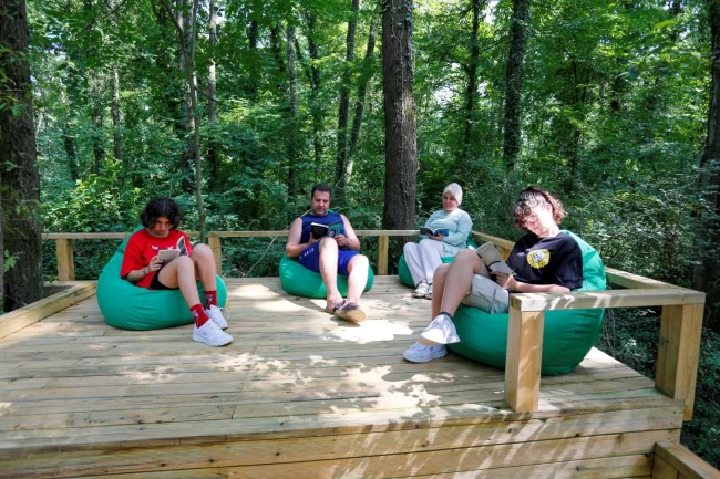 Orman Kütüphanesi'nde okuma keyfi bambaşka