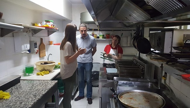 İş yerleri festivale hazır..