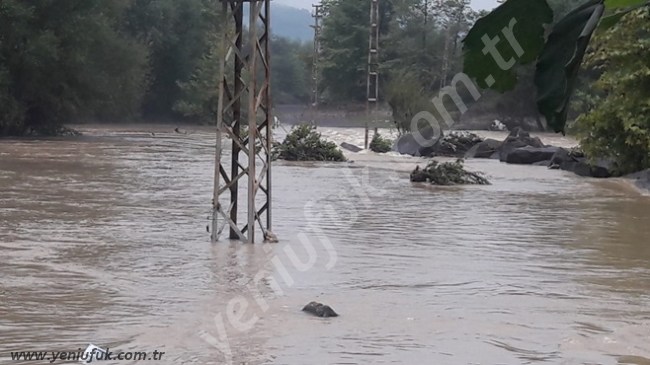 Sağanak yağış Ereğli’yi de vurdu!