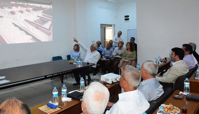 Posbıyık, stratejik planı STK ve siyasi partilere sundu