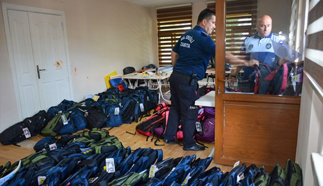 Öğrencilere kırtasiye yardımı yapıldı