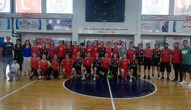 Kadın Basketciler yeni sezona hazırlanıyor.