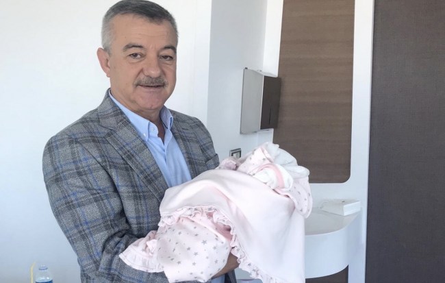 Ağabey, dede oldu..