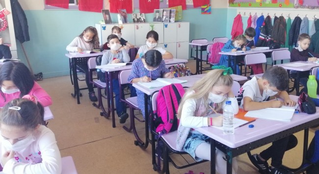 "Maskemi takarım farkındalık yaratırım"