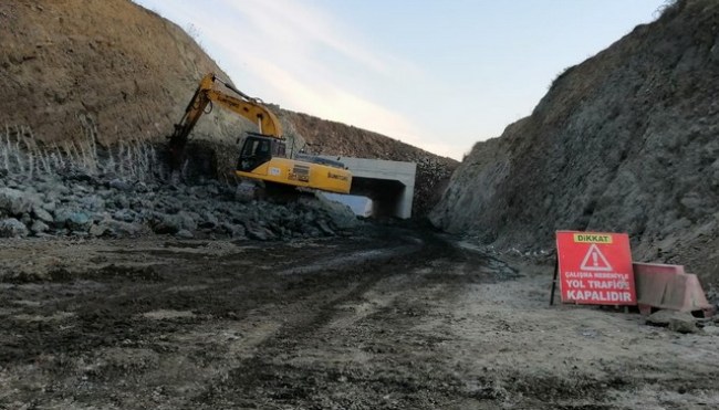 Çakır'ın 'bitti', dediği yol trafiğe kapandı!..