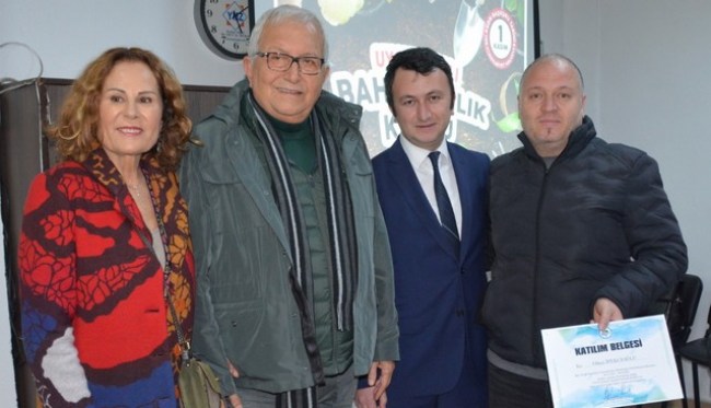 Bahçıvanlık kursiyerlerine katılım belgeleri verildi