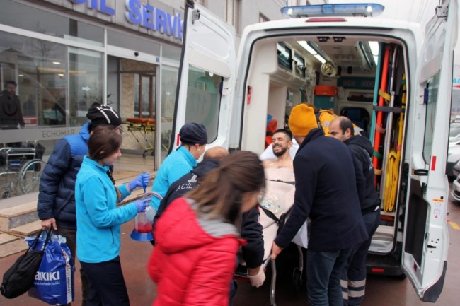 "Boynunda vuruldu. Ölmedi yazın.."