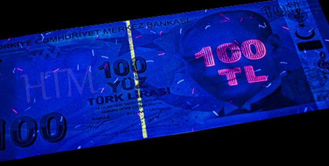 Dikkat.. Ereğli'de görüldü.. Mor ışıktan geçiyor..