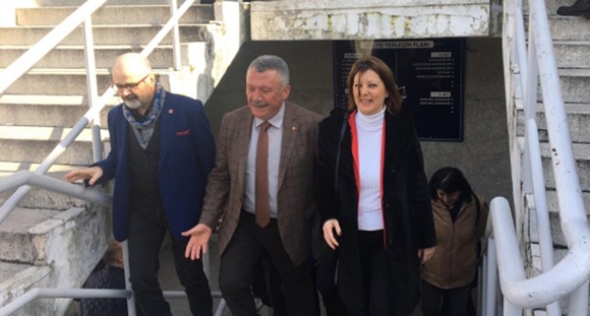 Yeni başkan Pulat, mazbatasını aldı..