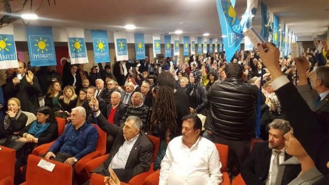 İYİ Parti'de kongre heyecanı.. Üç liste yarışıyor..