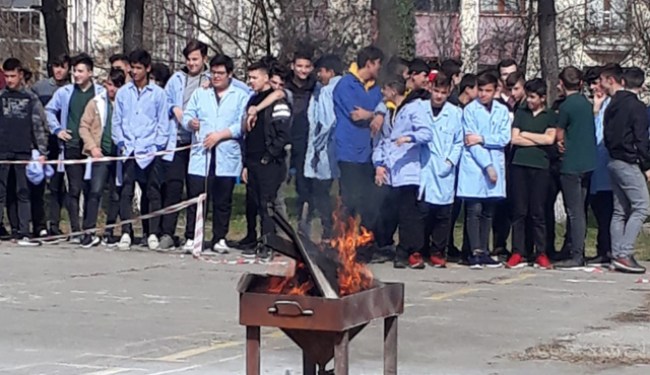 İtfaiyeden yangın kurtarma tatbikatı