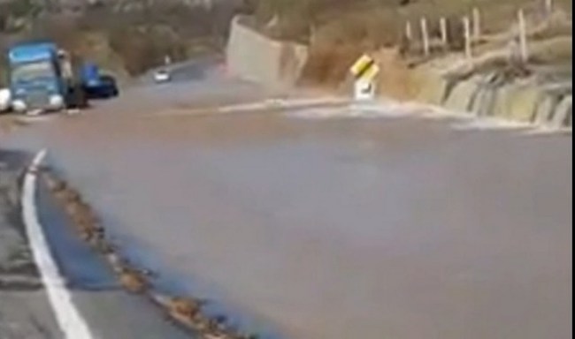 İsale hattı patladı. Suyu geçici olarak Erdemir verecek..