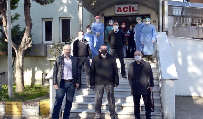 Başkan Tekin’den sağlık çalışanlarına moral ziyareti..