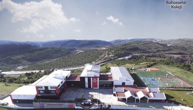 Öğrencileri ile cıvıl cıvıl, Öğretmenleri ile bilgi dolu..