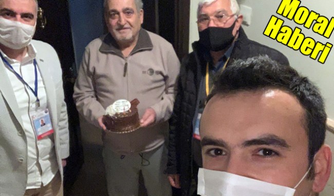 Mehmet amca'ya kızından 'Vefa'lı doğum günü..