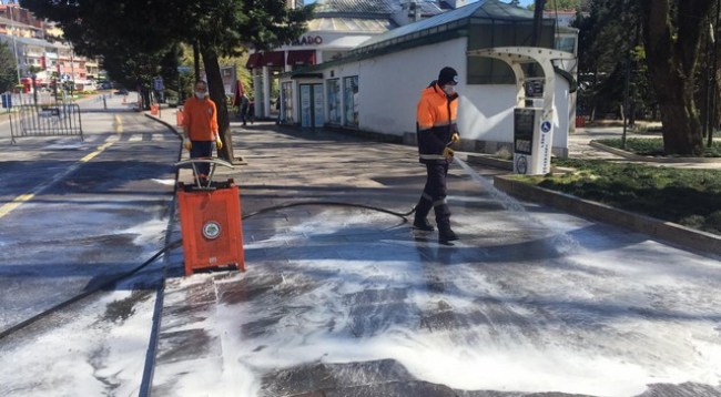 Siz sokağa çıkmayın, Ereğli belediyesi var gücüyle çalışıyor..