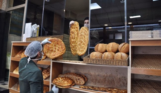 Vatandaş meyve seçer gibi ekmek-pide seçiyor!..