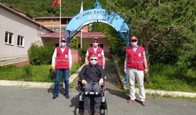 Kızılay'dan Fiziksel Engelliler Derneğine ziyaret..