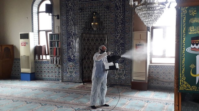 Camiler dezenfekte ediliyor