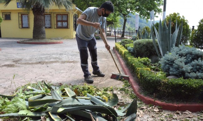 Belediye Plajı yeni sezona hazırlanıyor..