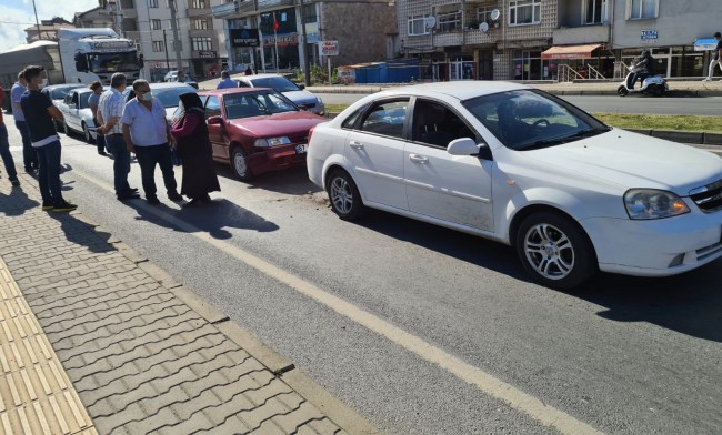Akbal’ın önünde zincirleme kaza..
