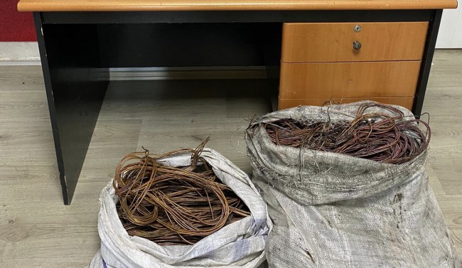 Kablo hırsızları gözaltında!..