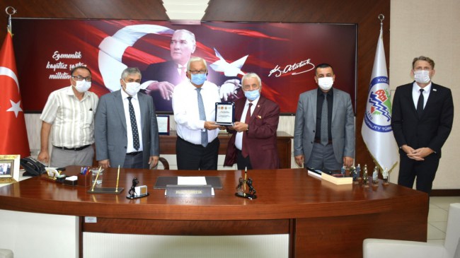 Derneklerden Başkan Posbıyık’a teşekkür plaketi