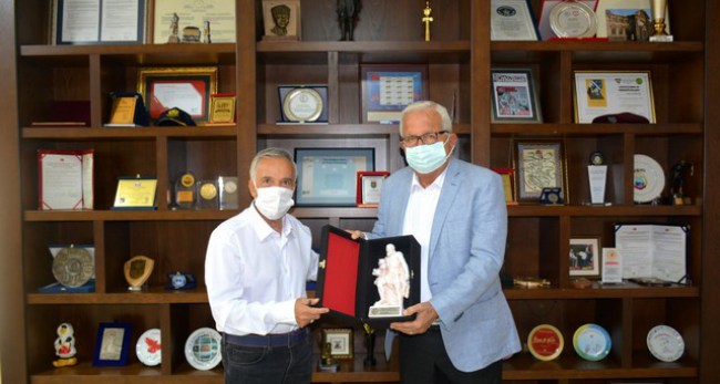 Posbıyık, Donat’ın yazısını yorumladı