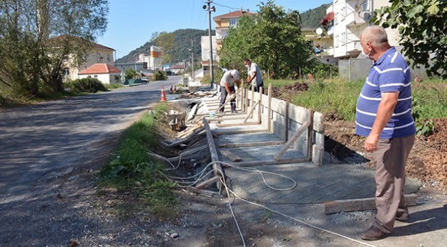Bölücek'in yaya kaldırımı sorunu çözülüyor..