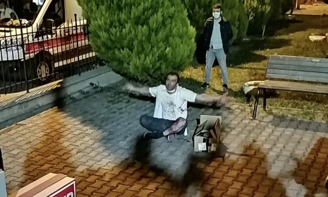 Son Dakika... Adliye önünde bıçaklı eylem