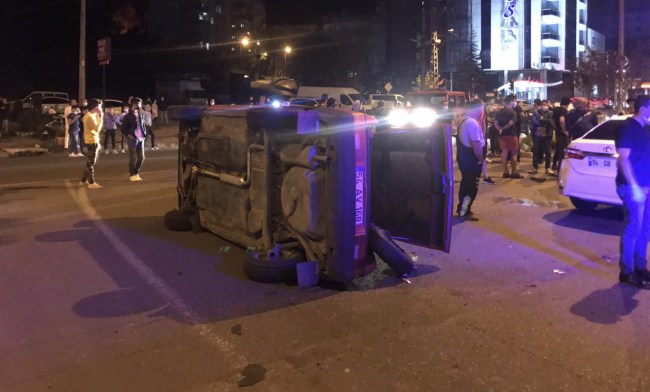 Gülüç’te kaza.. Araç yan yattı