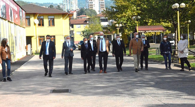 Posbıyık, uzaktan eğitim sınıfını ziyaret etti