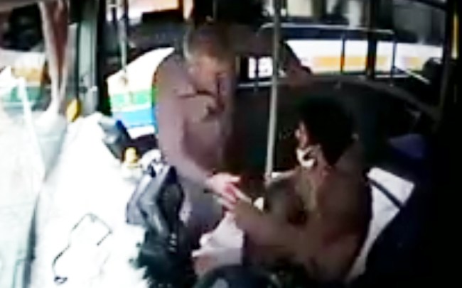 Halk Otobüslerine dadanan hırsız yakalandı