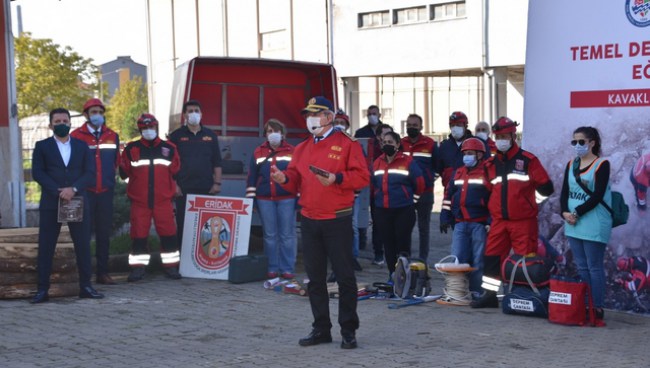 Mahallelerde uygulamalı deprem eğitimi ve tatbikatı başladı
